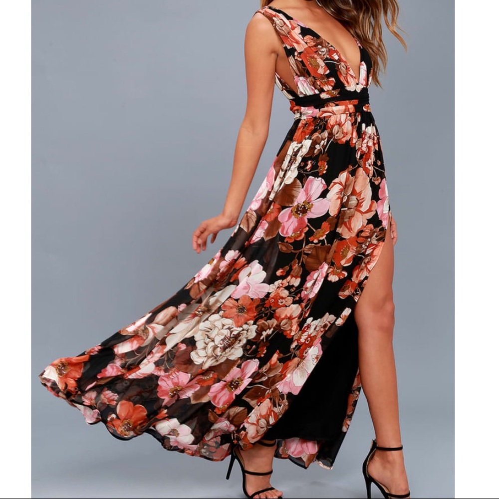 Lulu’s Black Floral Print Maxi Dress